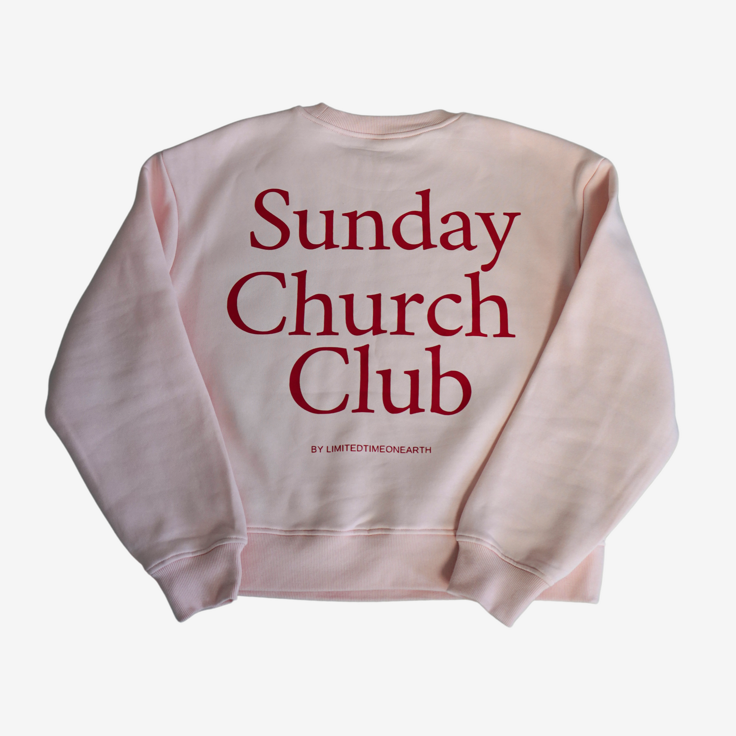 Rosa Sweatshirt „Sunday Church Club“ – flach gelegt, alle Details sichtbar