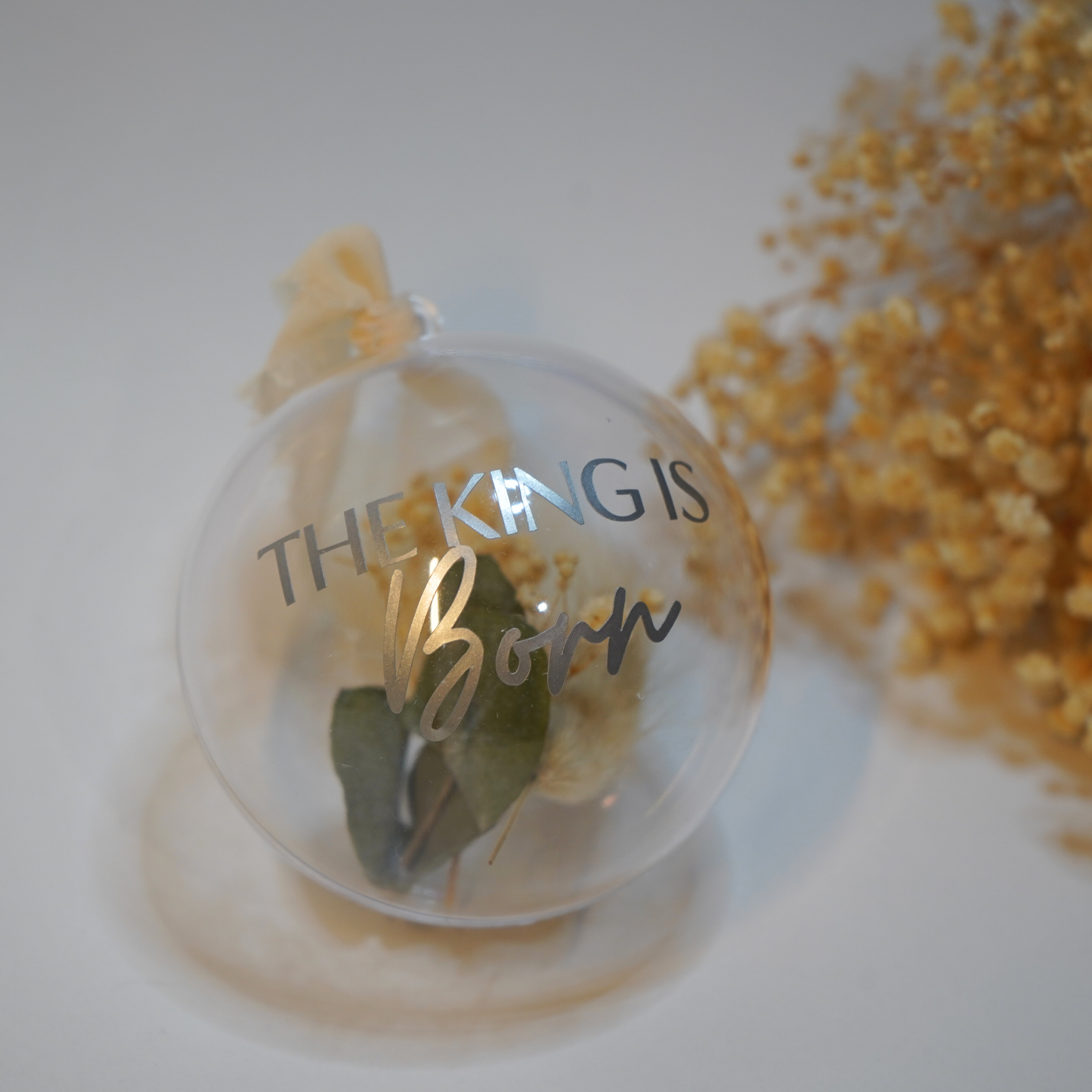 Weihnachtskugel -The King is born