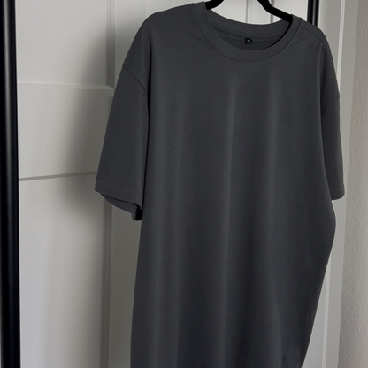 The King is born (Oversize, Unisex) T-Shirt