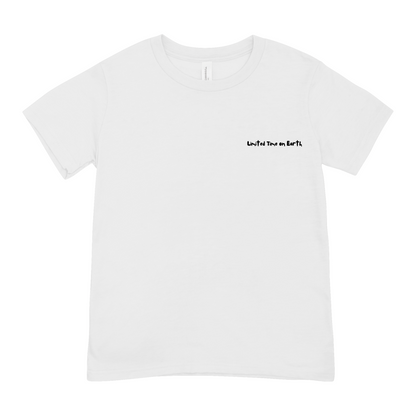 Oversized T-Shirt ‚This guy runs on Jesus & Coffee‘ – christliches Männer-Shirt in Bubble-Schrift